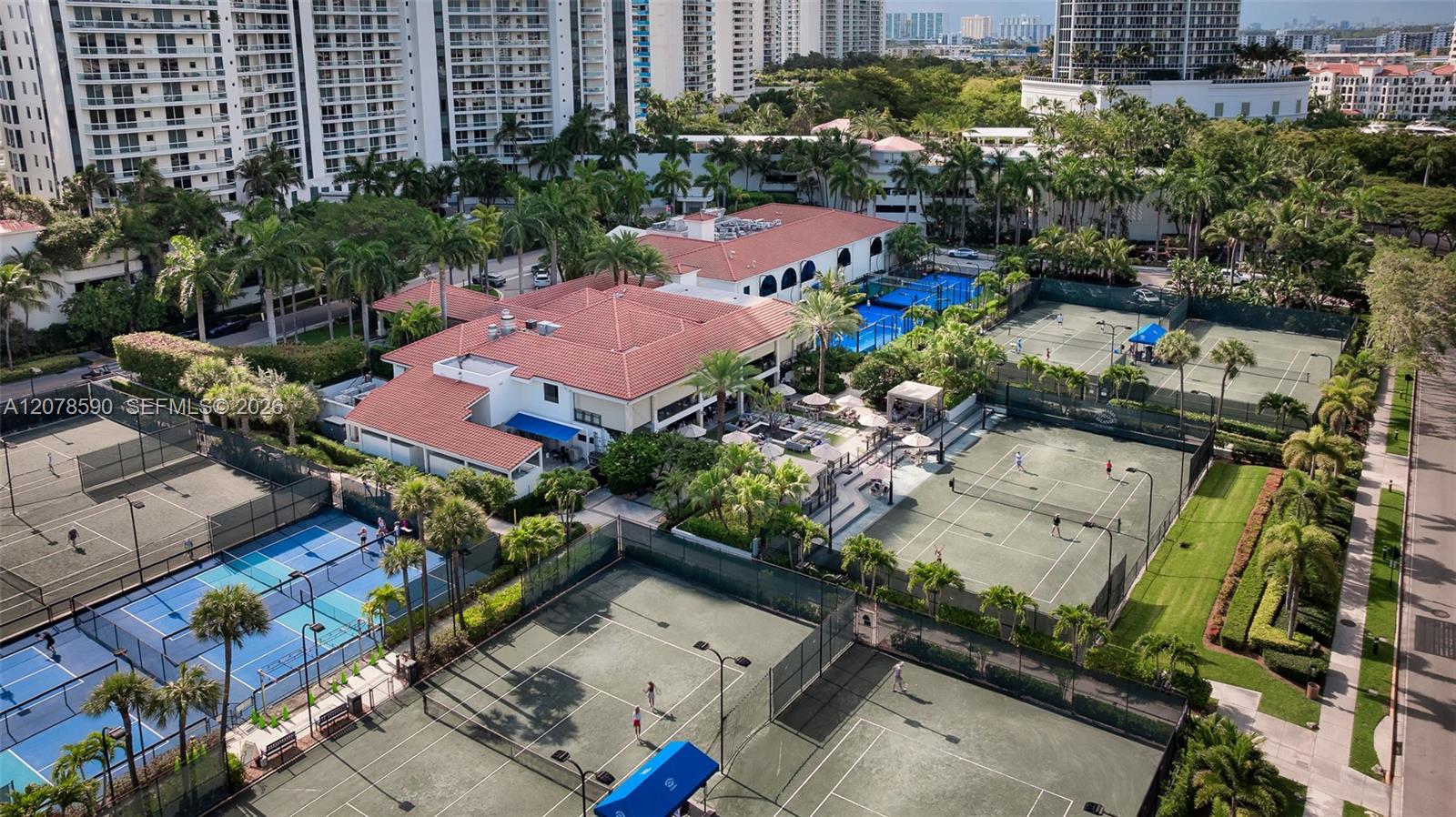 1000 W Island Boulevard