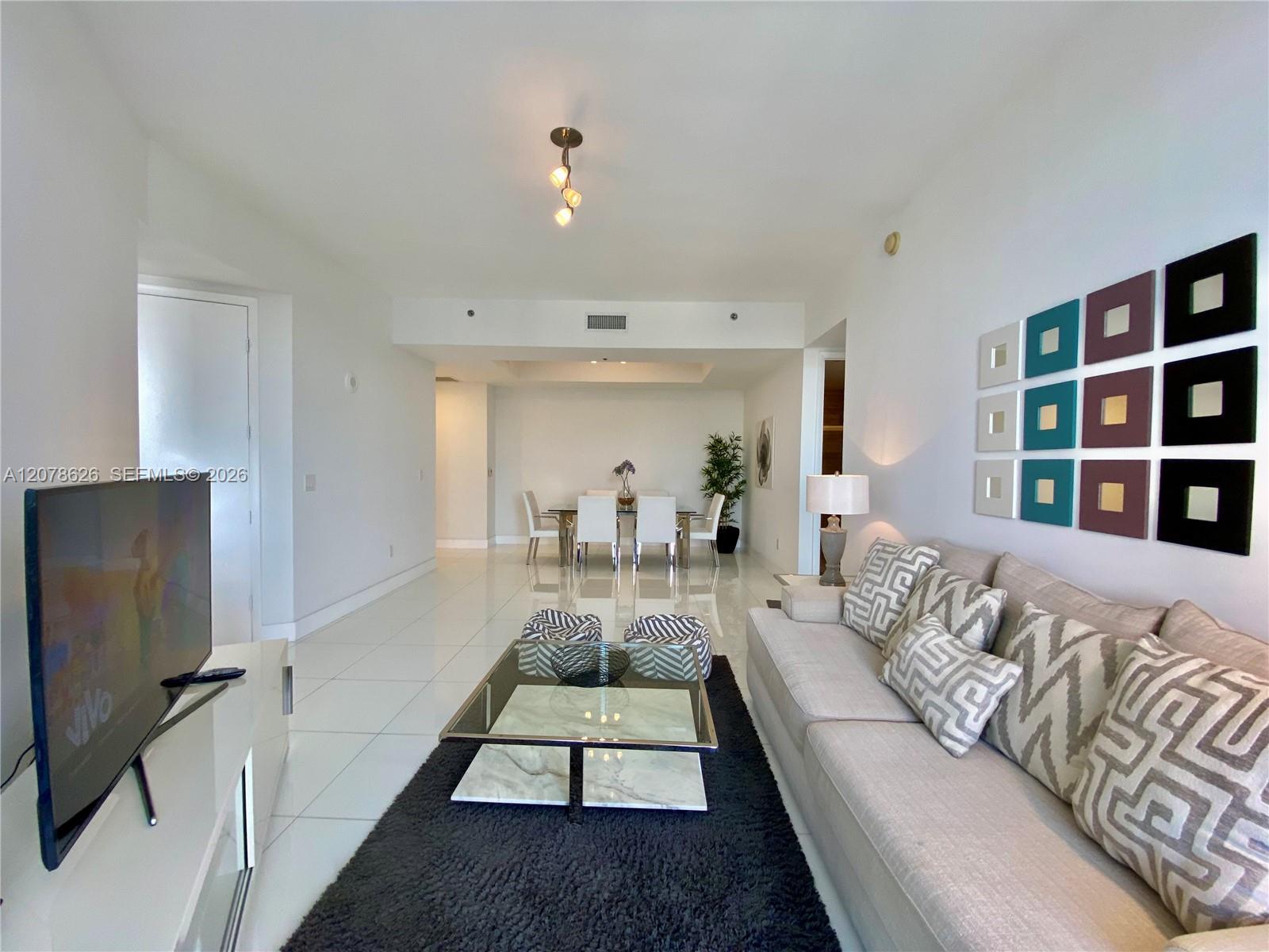 15811 Collins Avenue