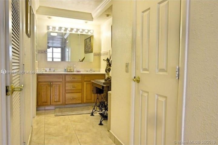 3800 S Ocean Drive gallery image #17