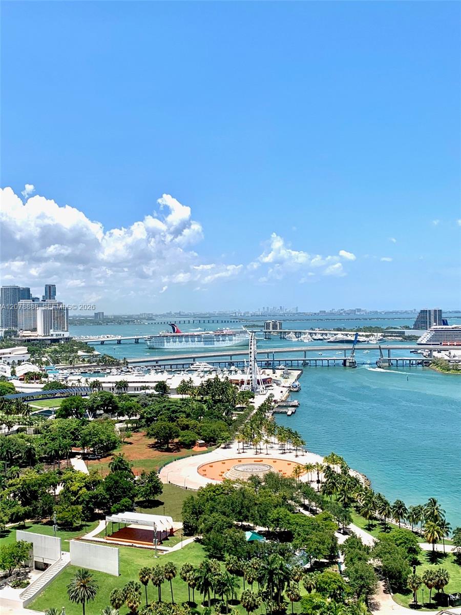 325 S Biscayne Boulevard