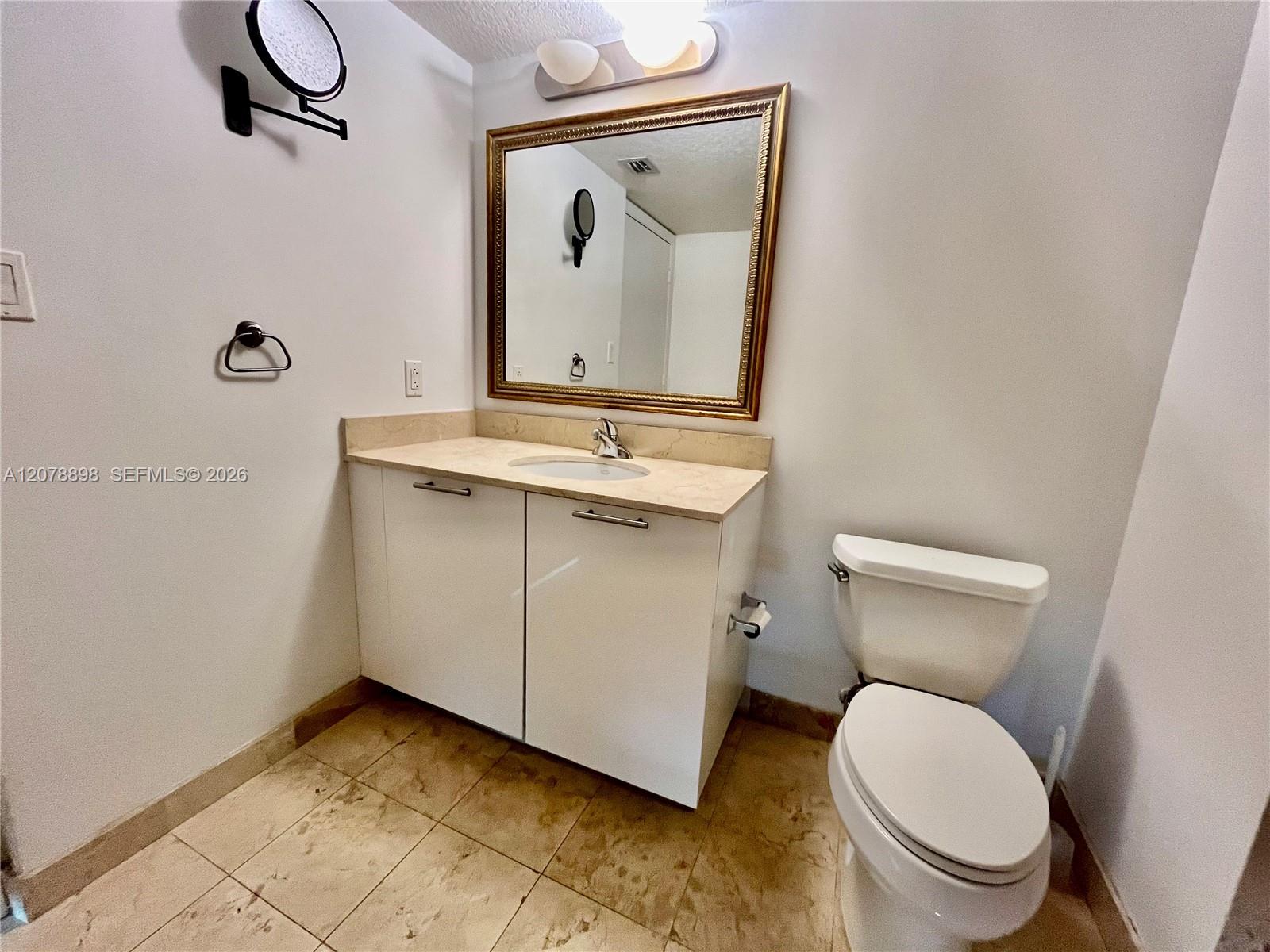 1800 N Bayshore Drive