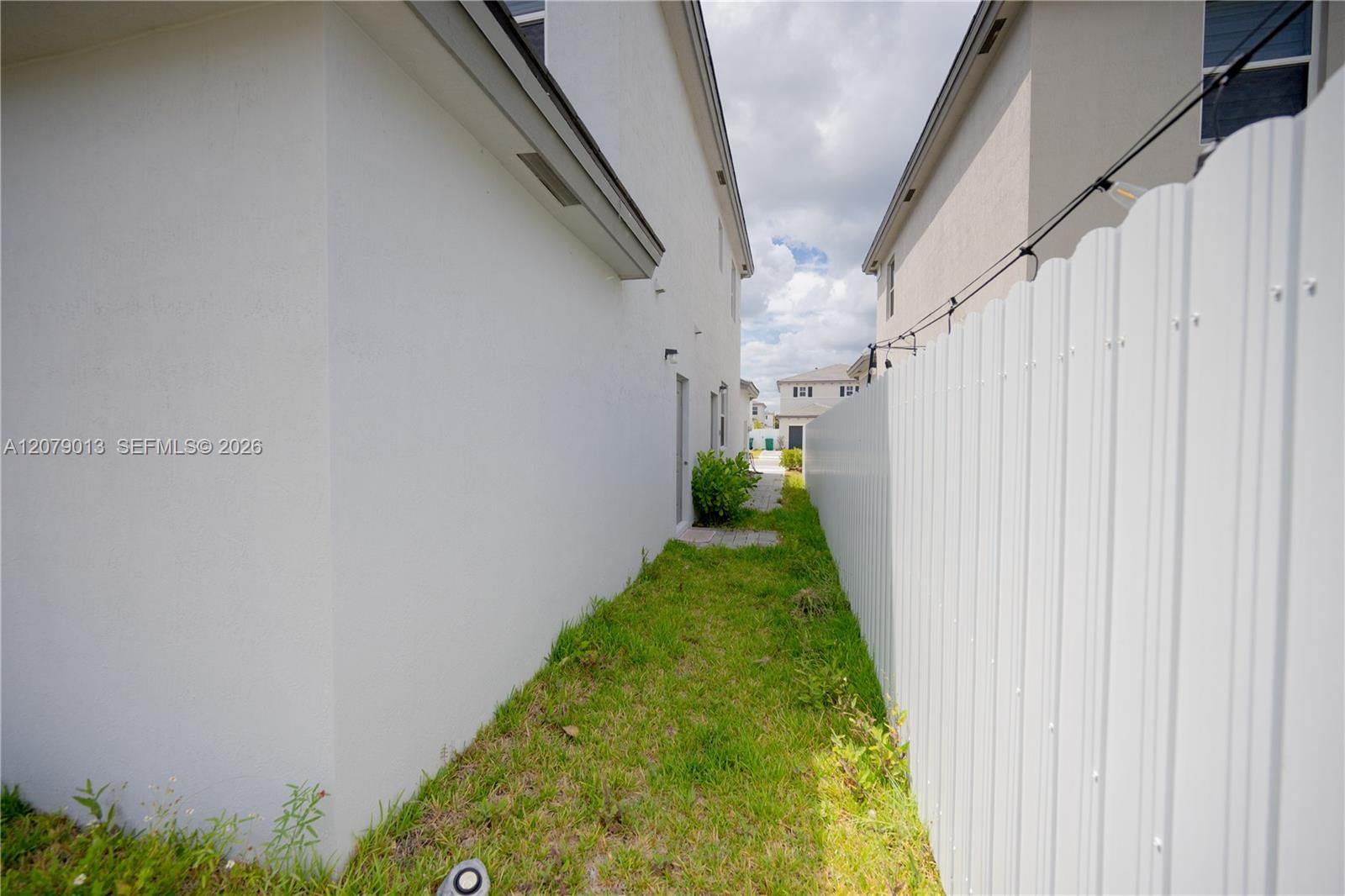 13609 SW 185th Lane