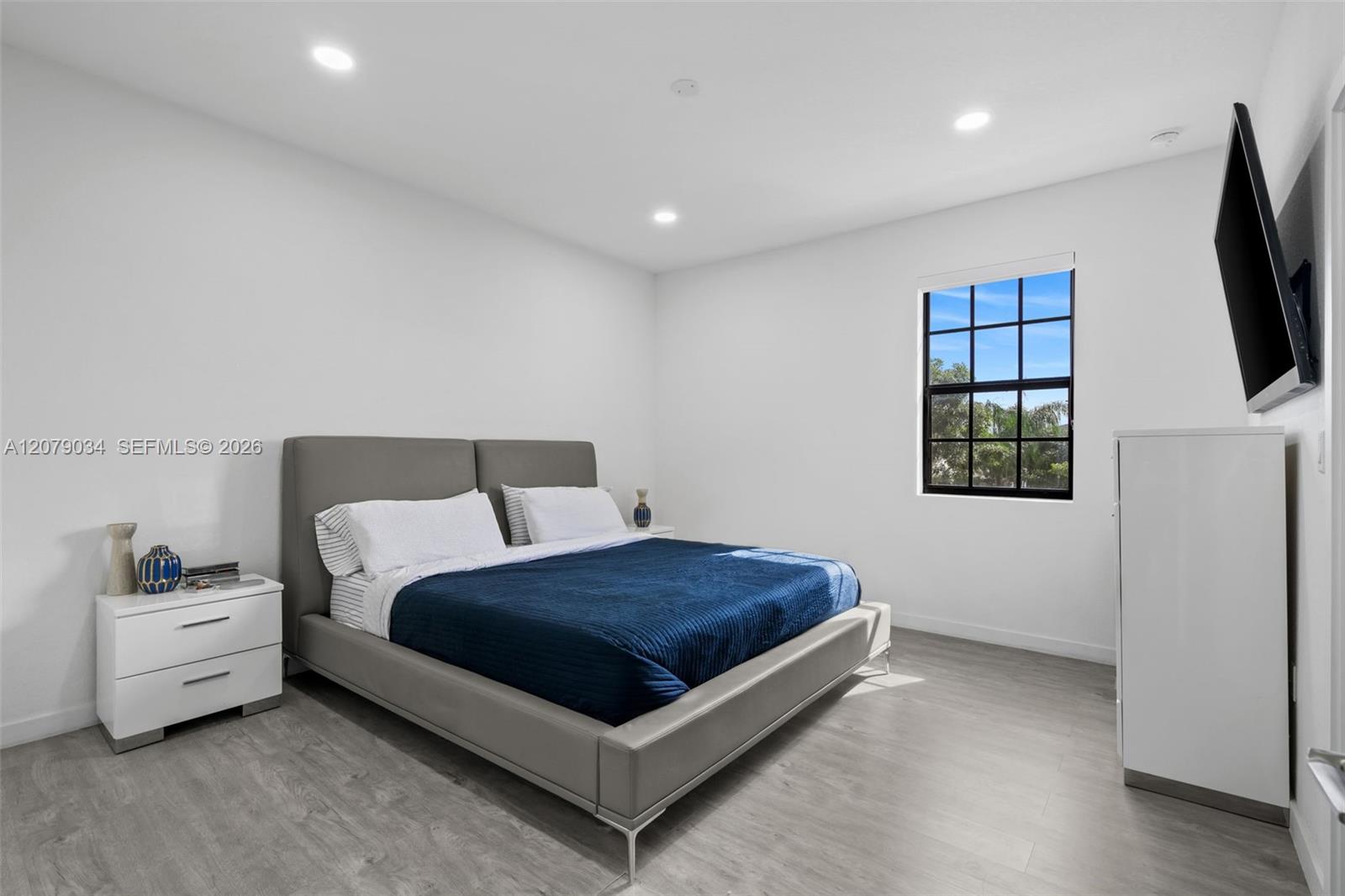 757 SW 11th Street
