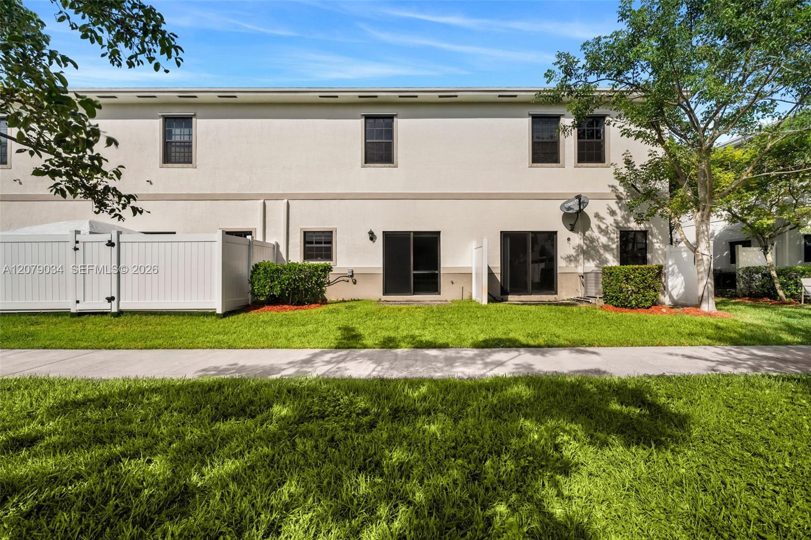 757 SW 11th Street