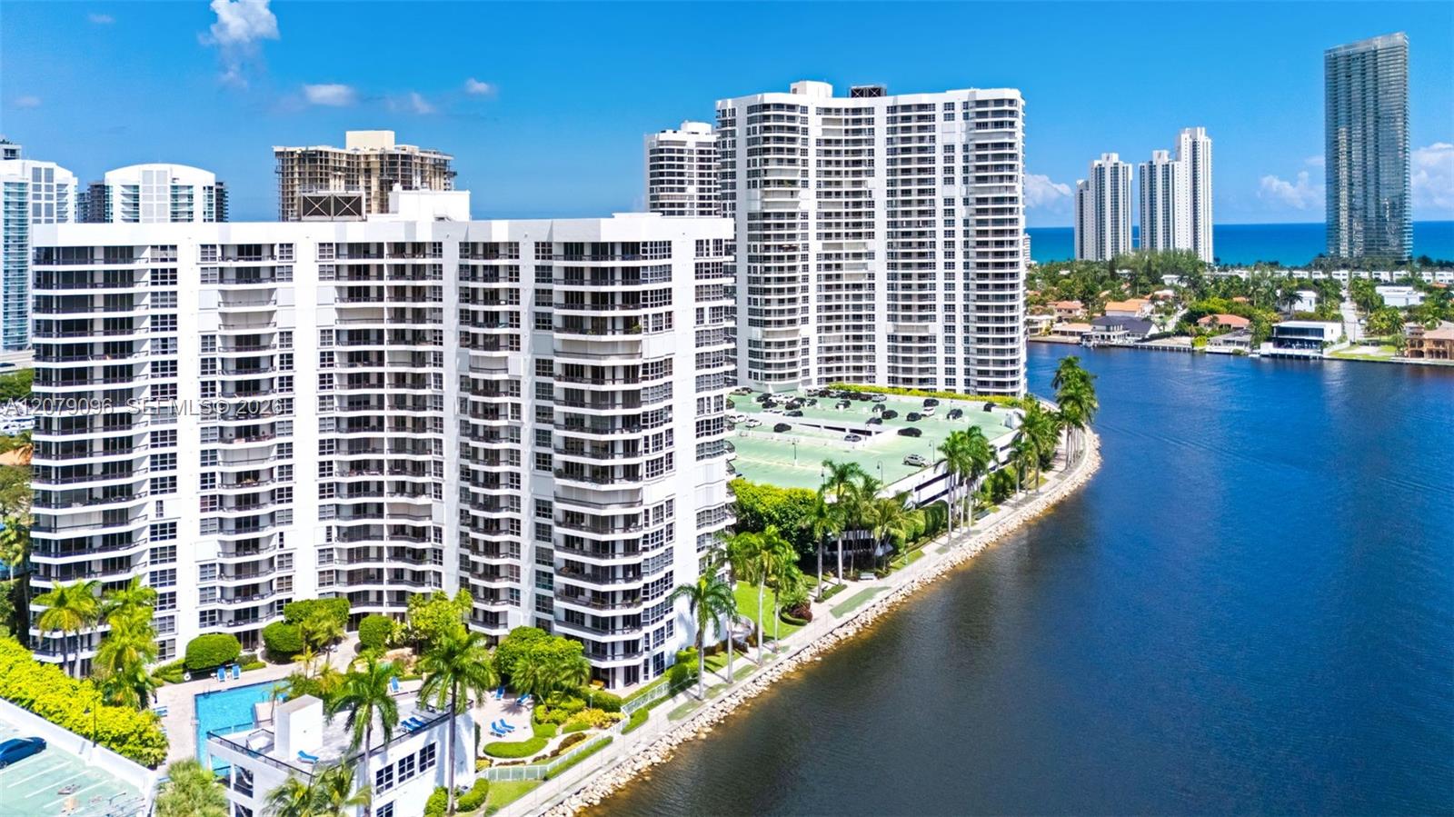 3600 Mystic Pointe Drive