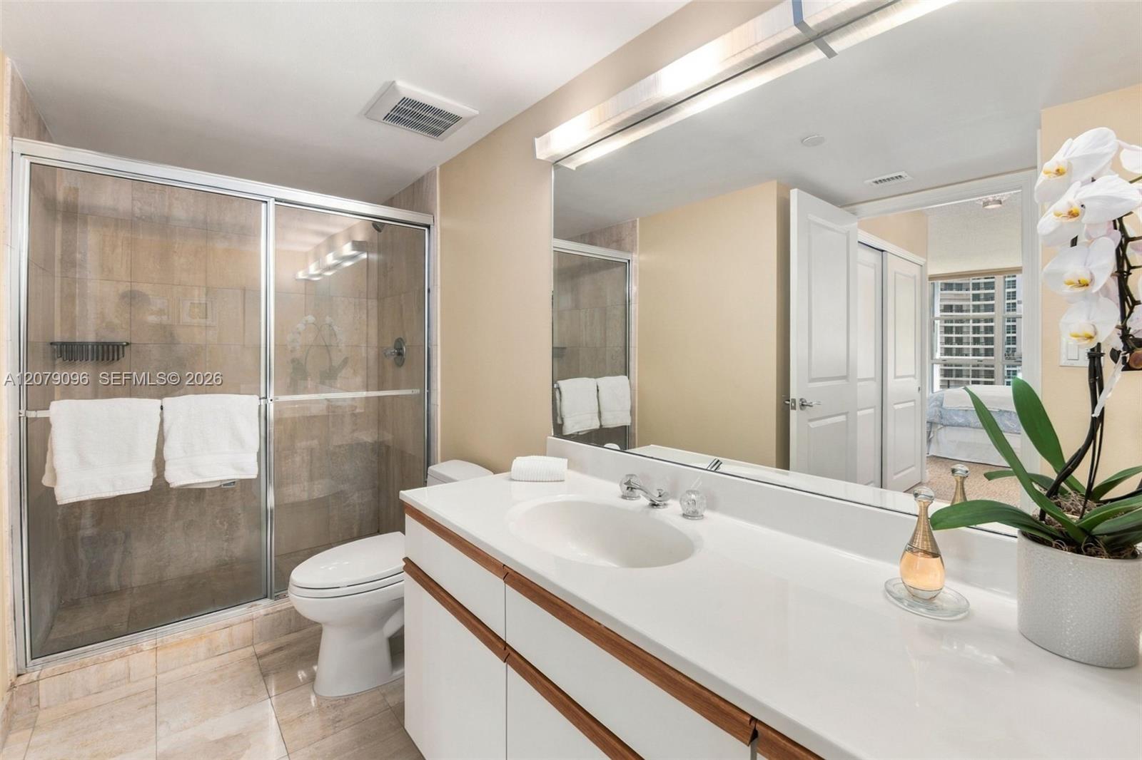 3600 Mystic Pointe Drive