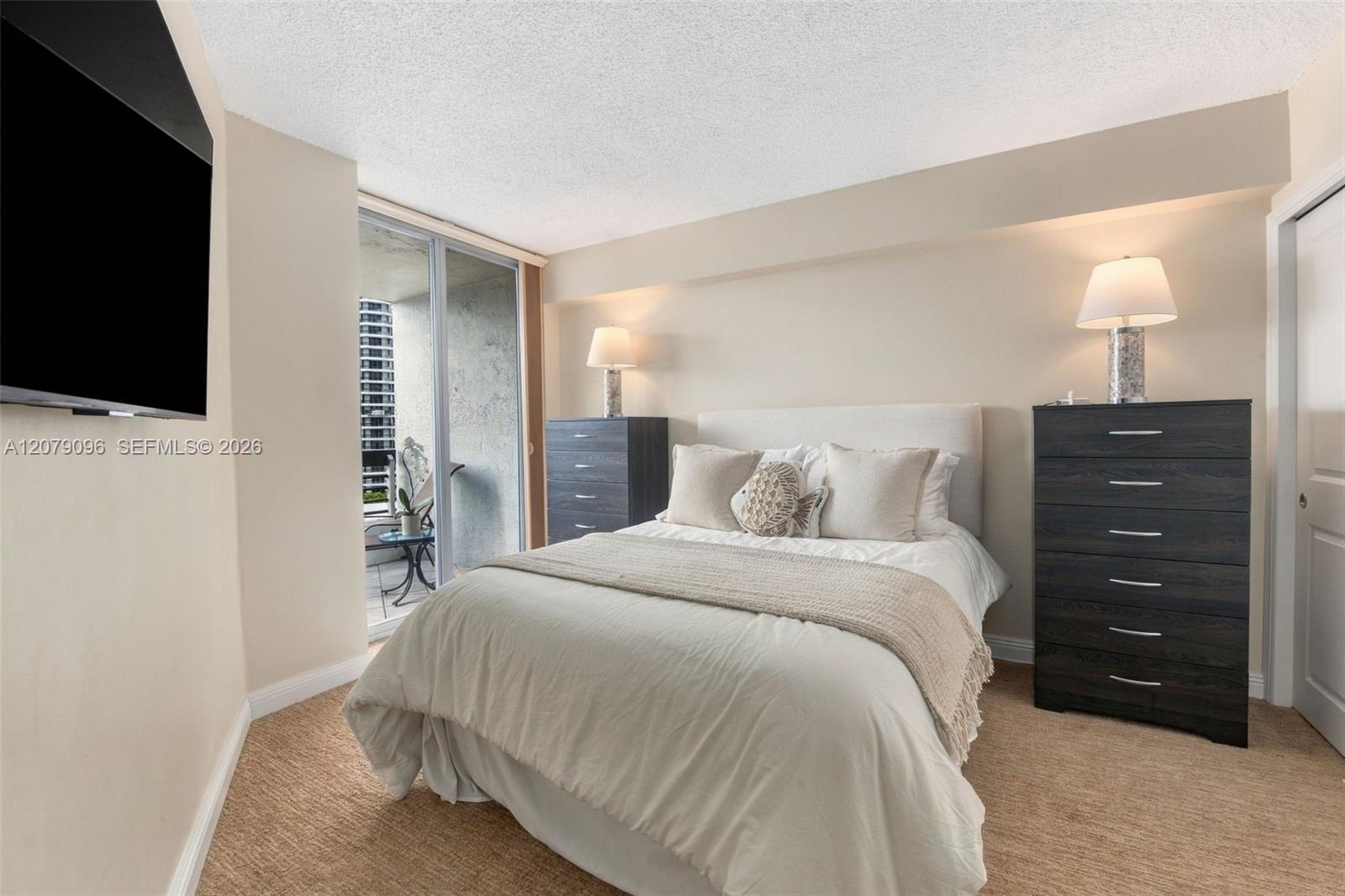 3600 Mystic Pointe Drive