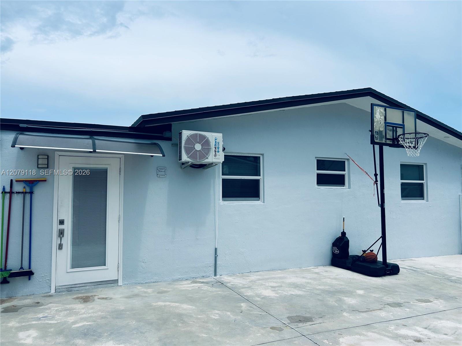11925 SW 185th Terrace