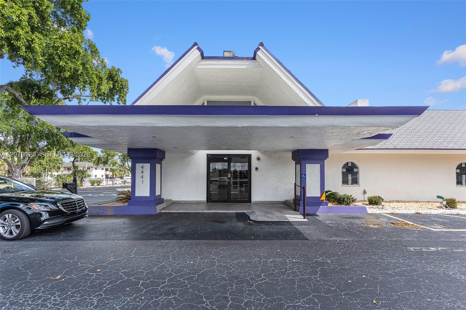 4441 W Sunrise Boulevard