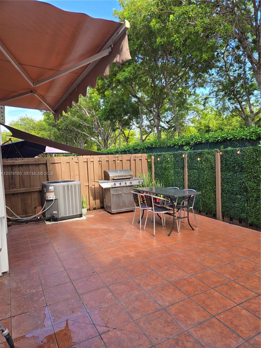 11464 NW 50th Terrace