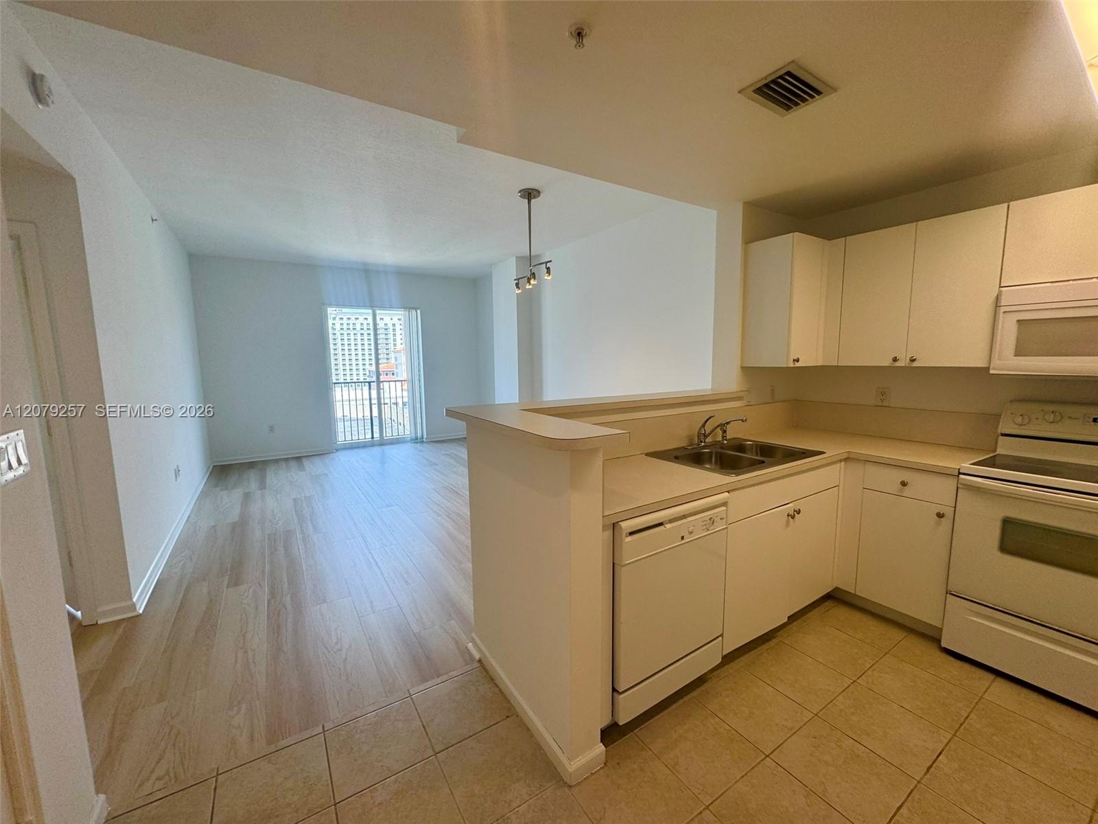 10 Aragon Avenue
