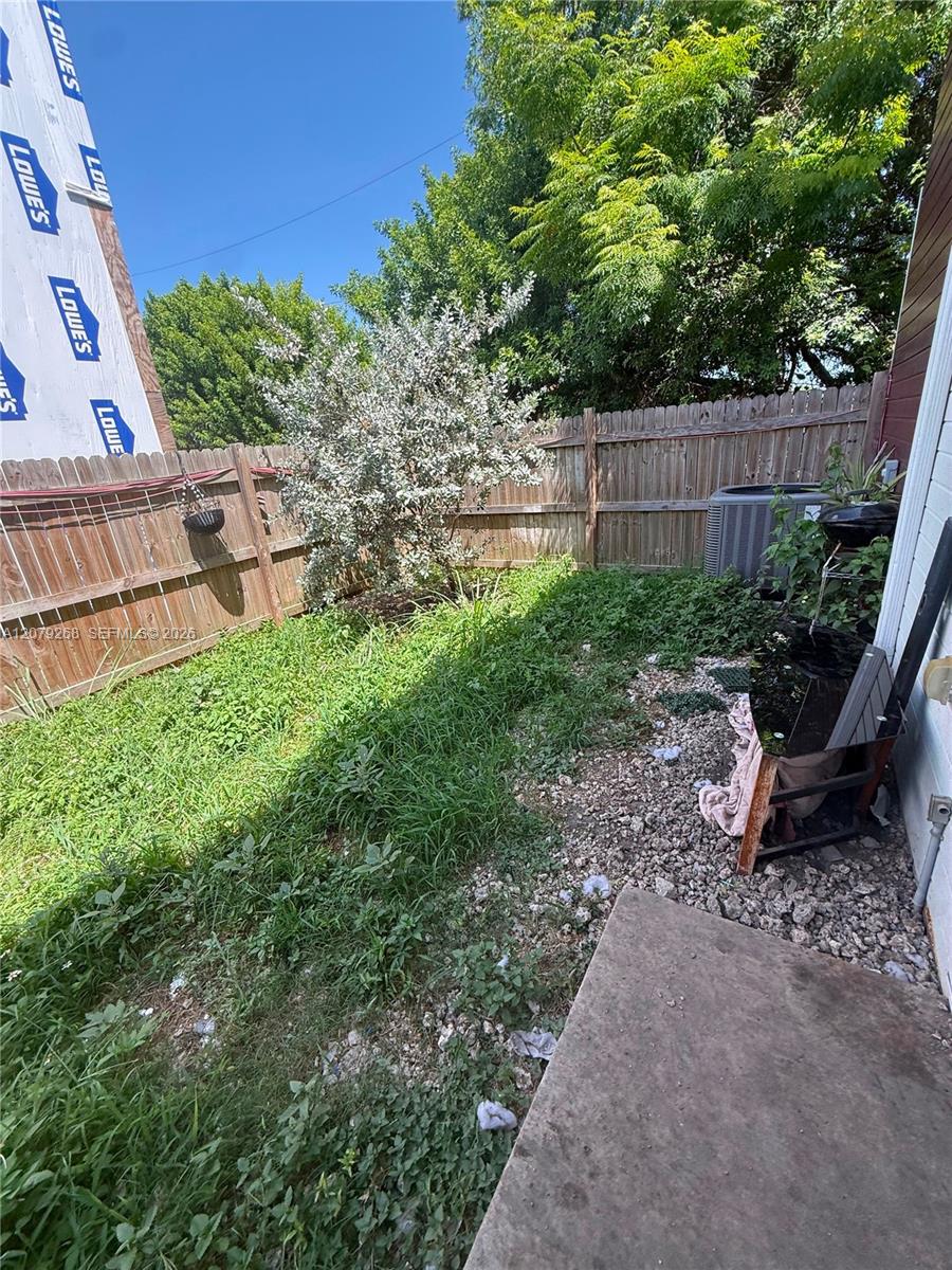 916 NW 8th Street