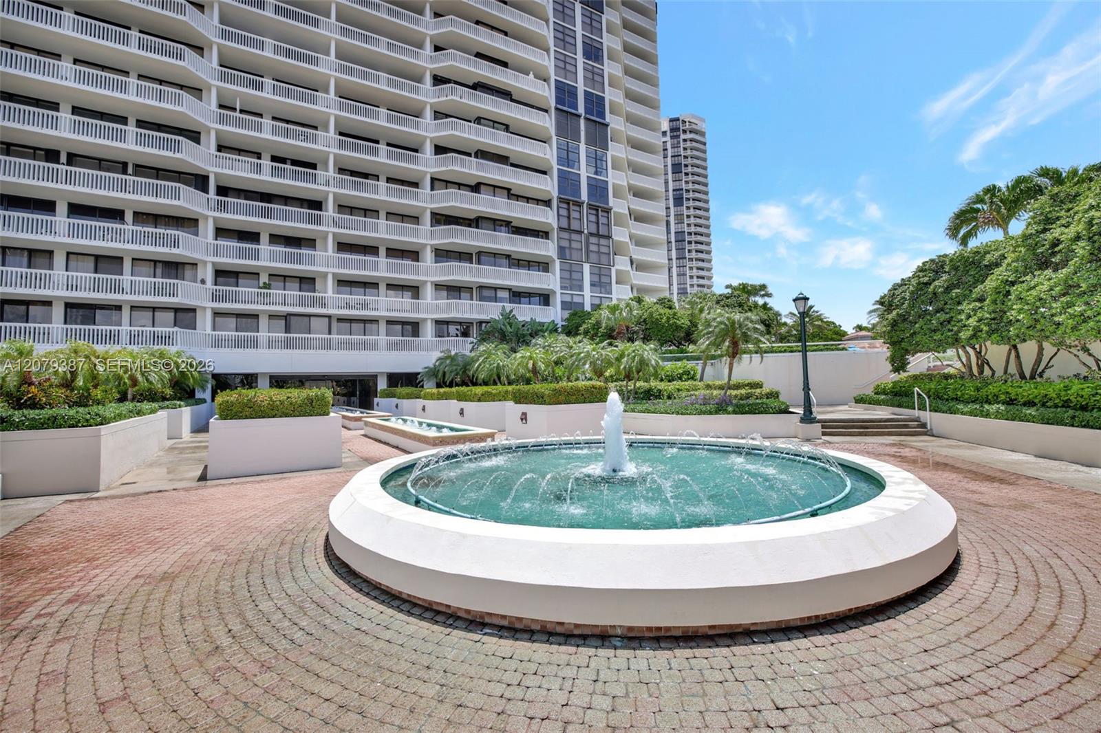 1000 Island Boulevard