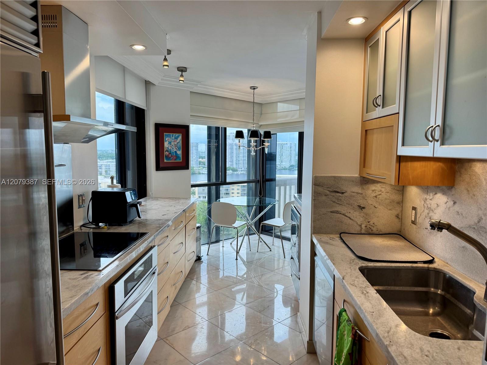 1000 Island Boulevard