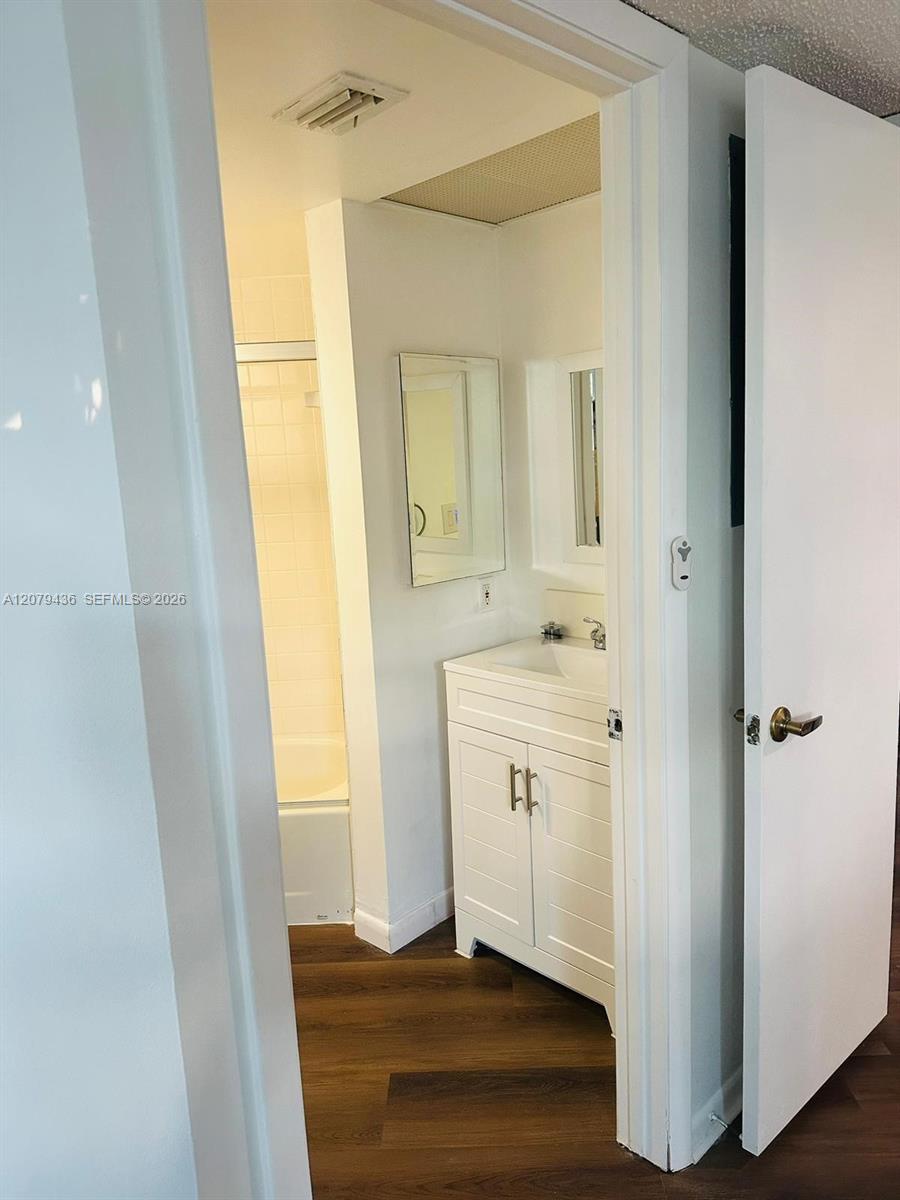 2528 SE 20th Place