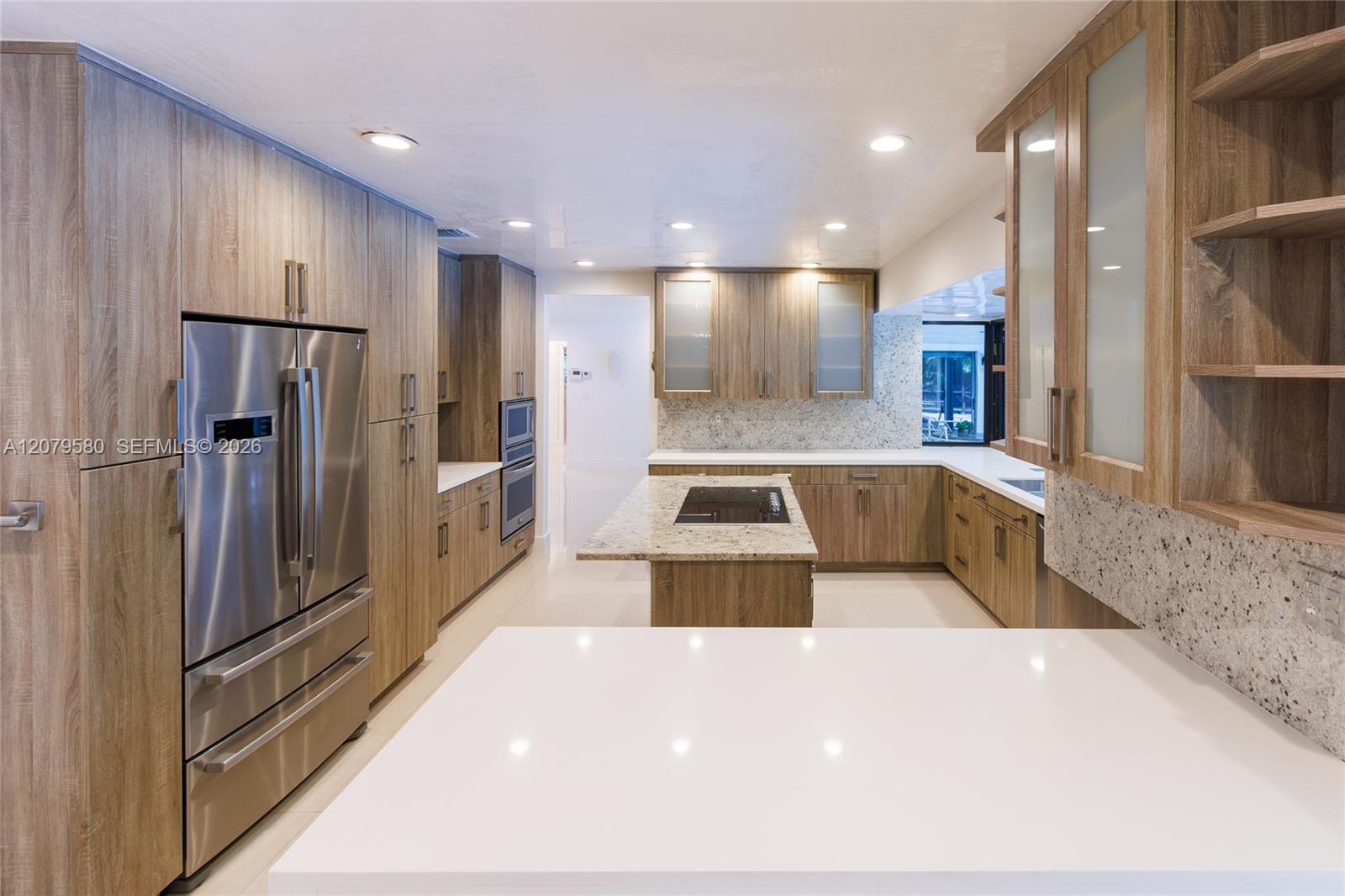 737 NW 4th Street gallery image #11