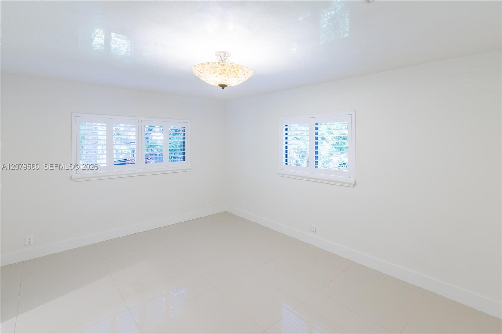 737 NW 4th Street gallery image #37