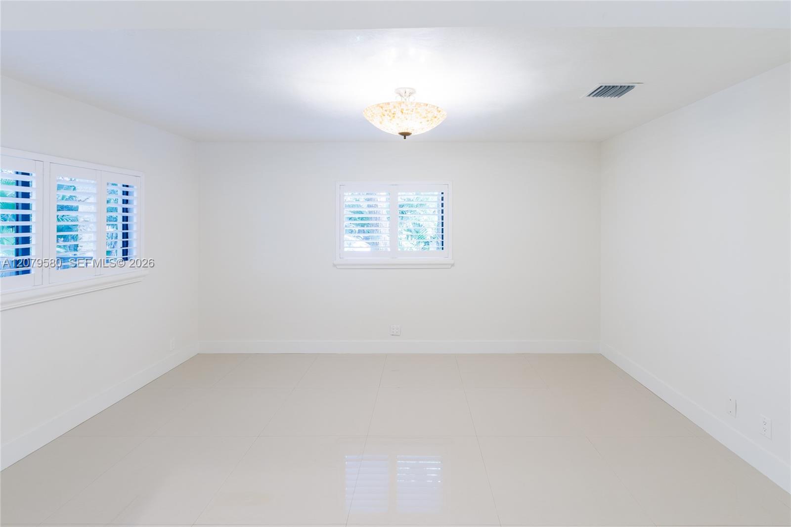737 NW 4th Street gallery image #40