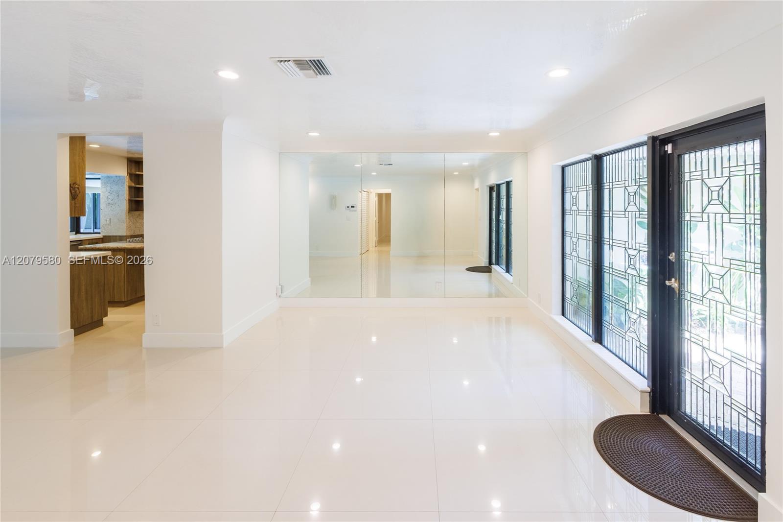 737 NW 4th Street gallery image #6