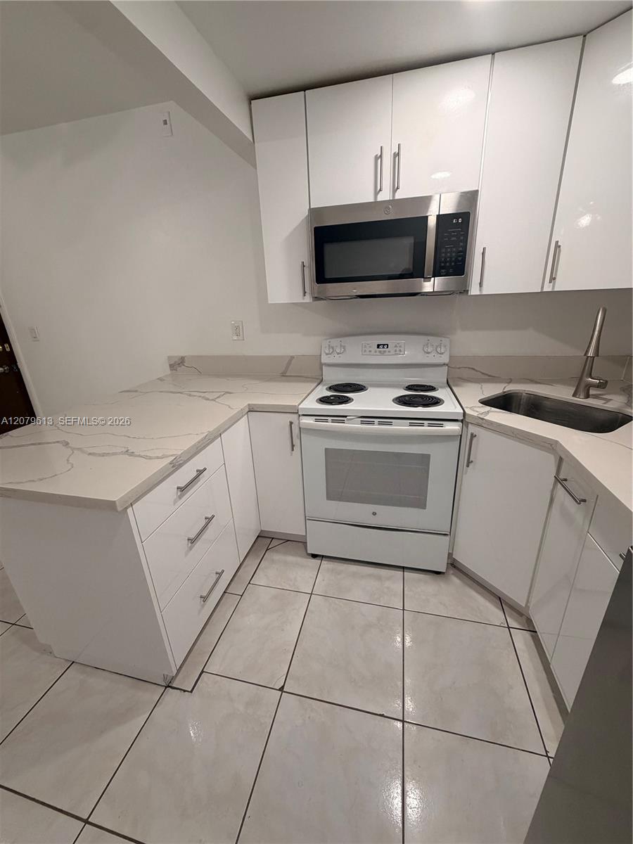 4715 NW 7th Street