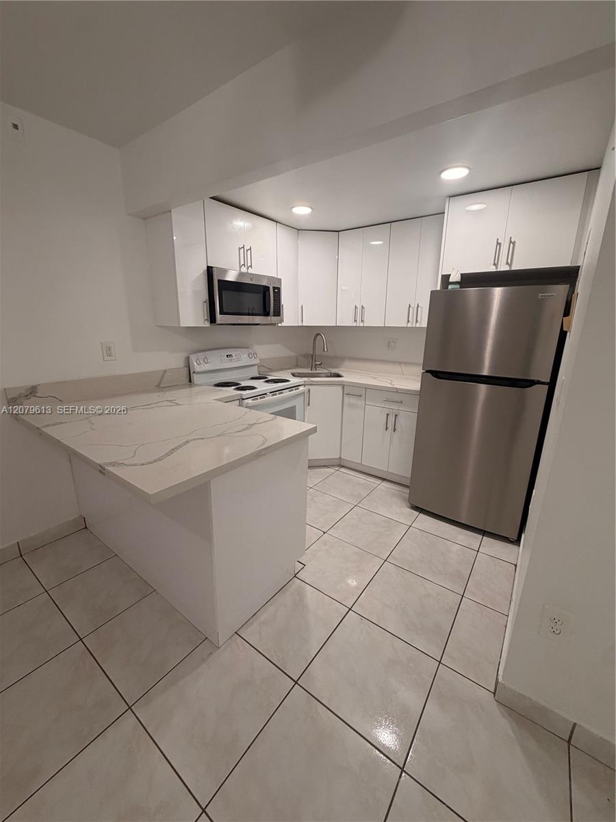 4715 NW 7th Street