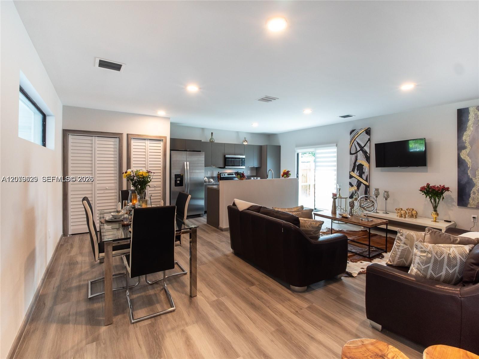 954 NW 8th Street