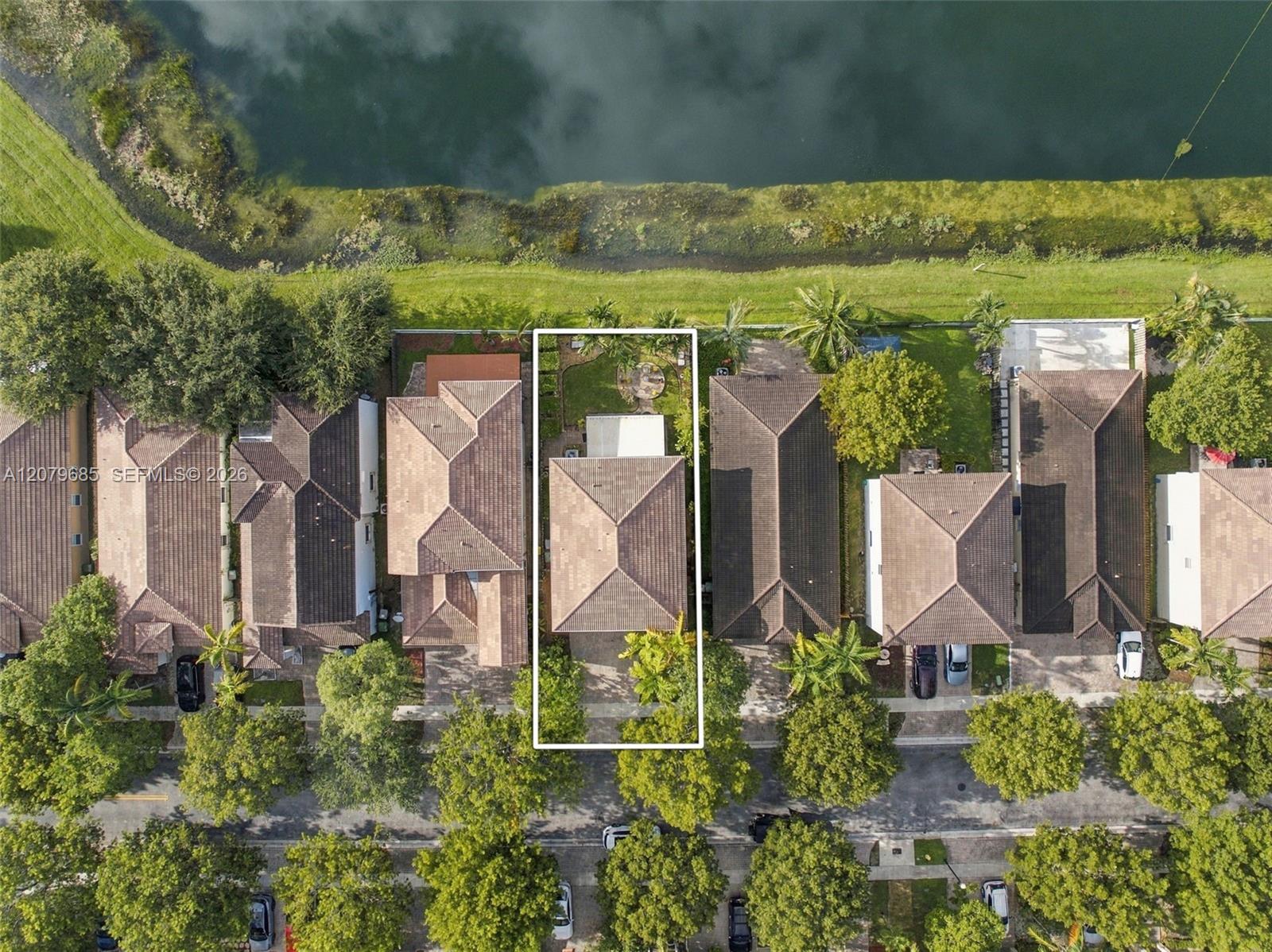 2466 NE 3rd Court