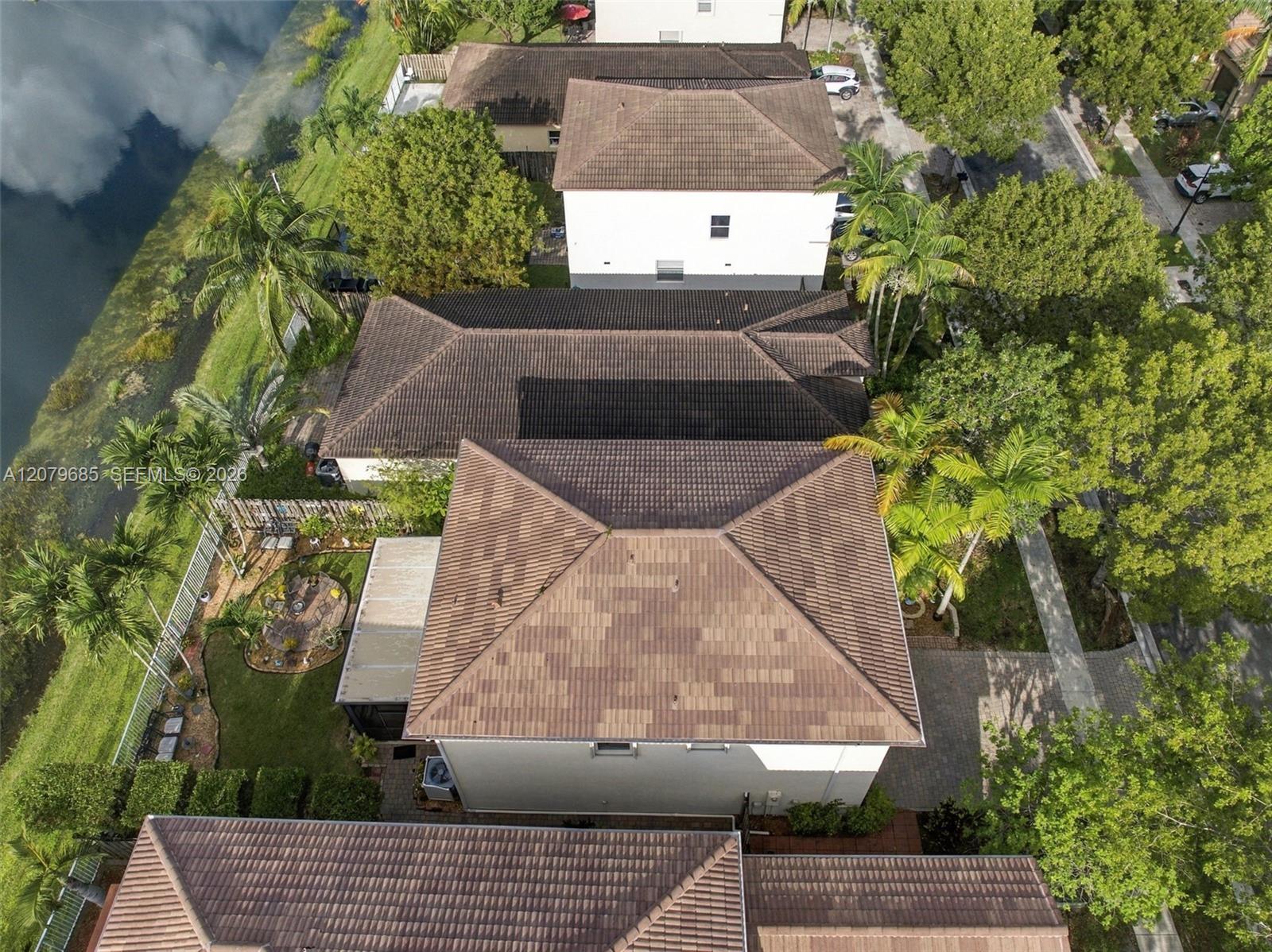 2466 NE 3rd Court