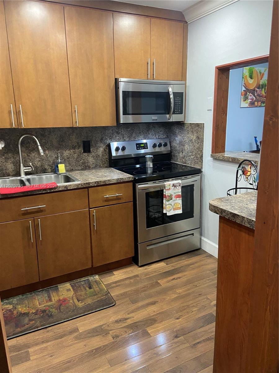 1075 W 68th Street