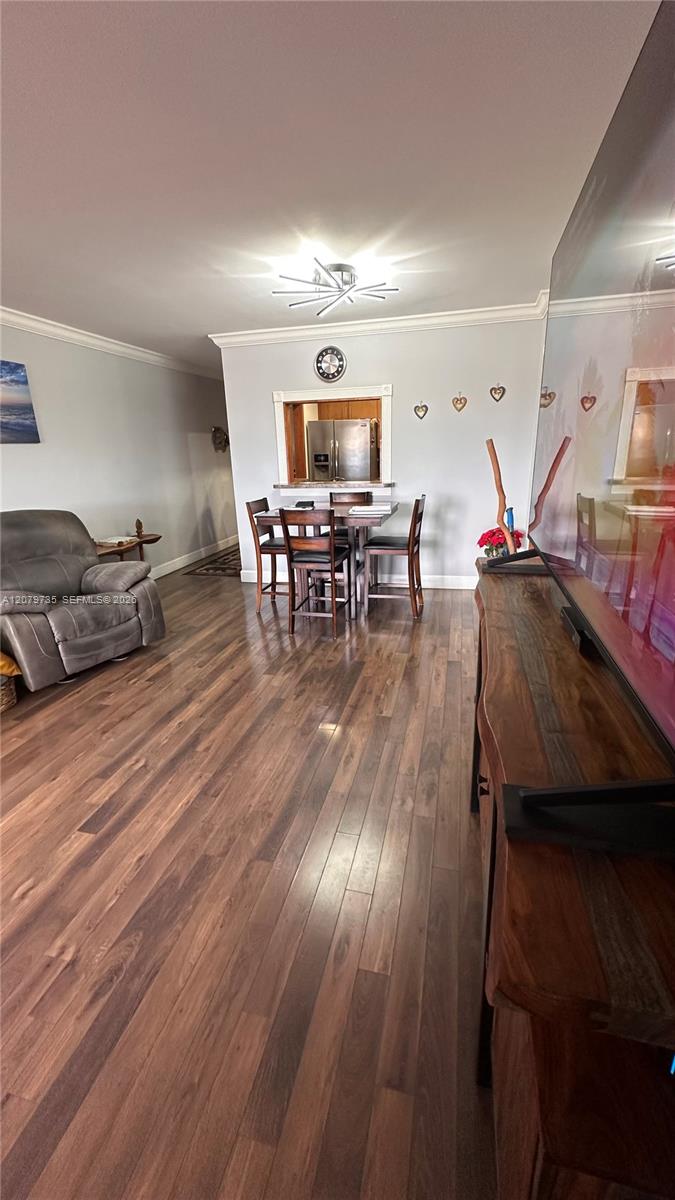 1075 W 68th Street