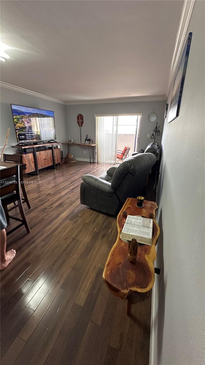 1075 W 68th Street