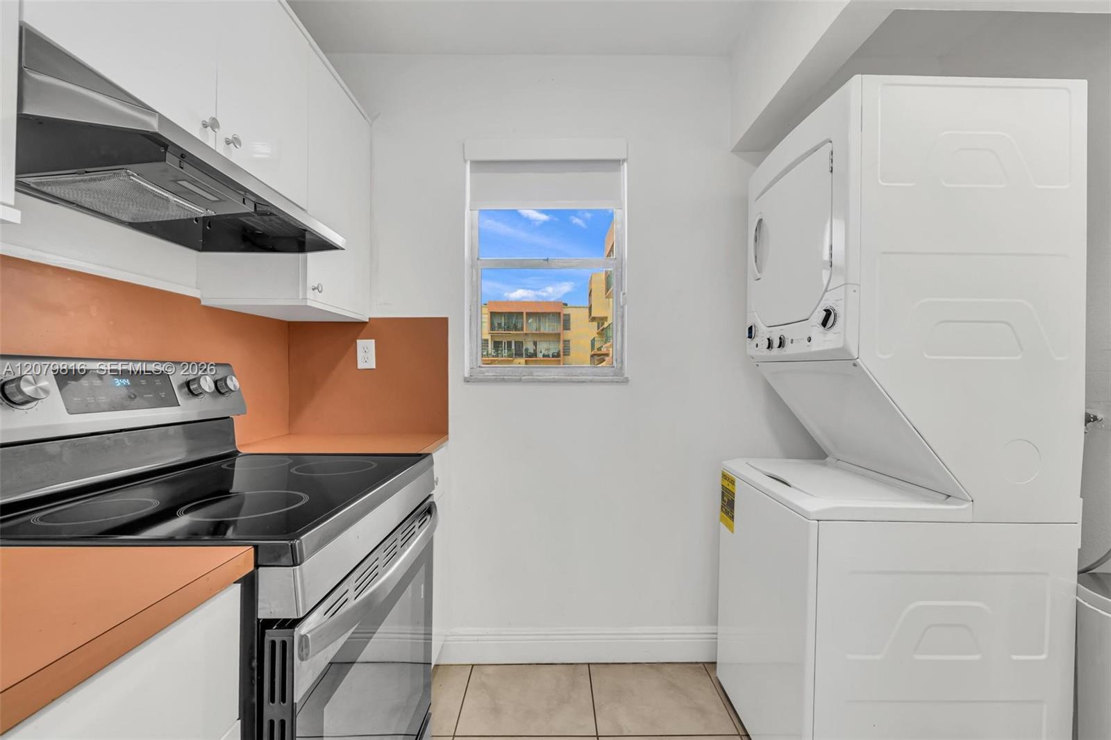 1975 W 44th Place
