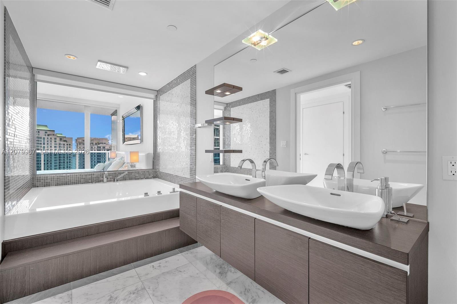 200 Biscayne Boulevard Way