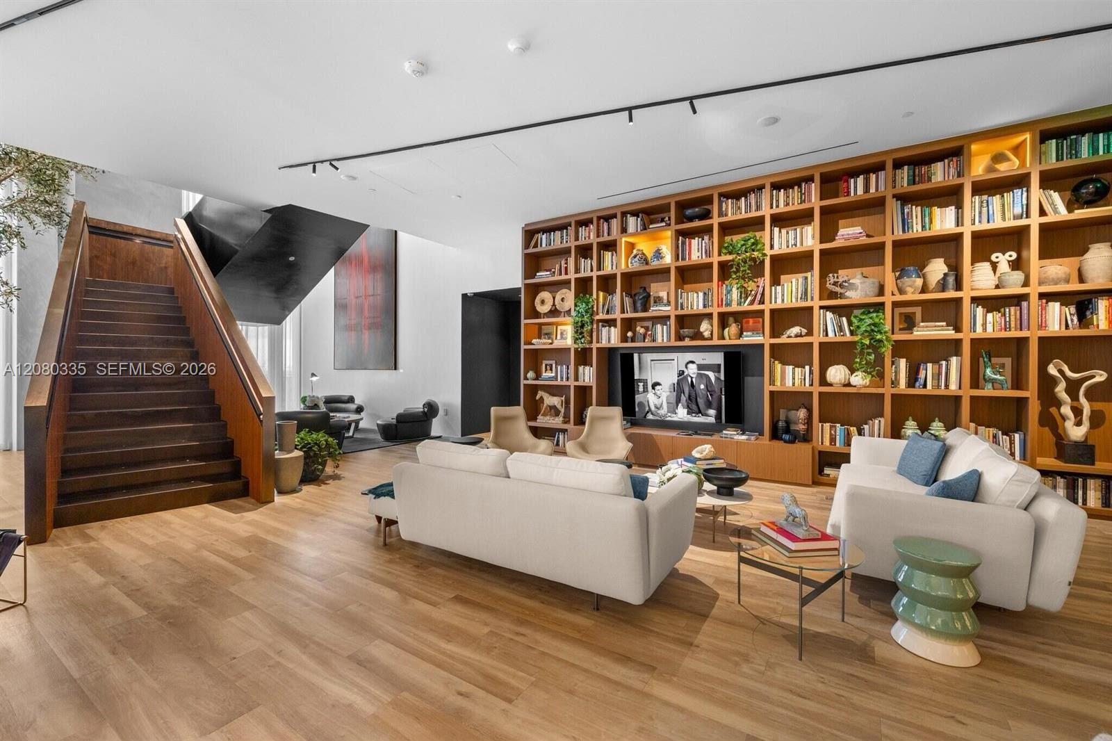 1400 Biscayne
