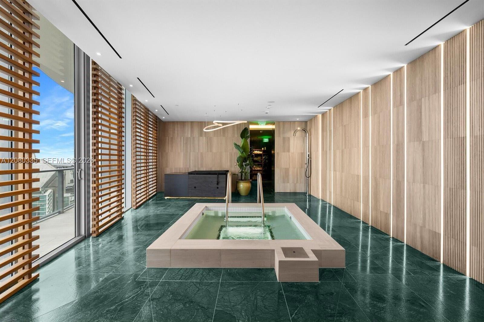 1400 Biscayne