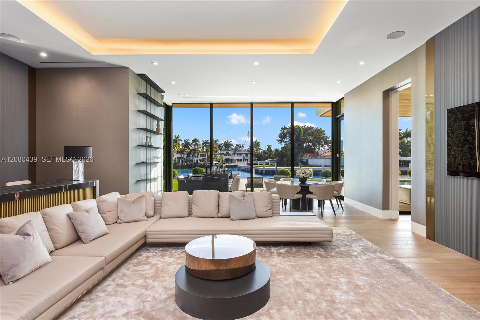 2560 Del Lago Drive