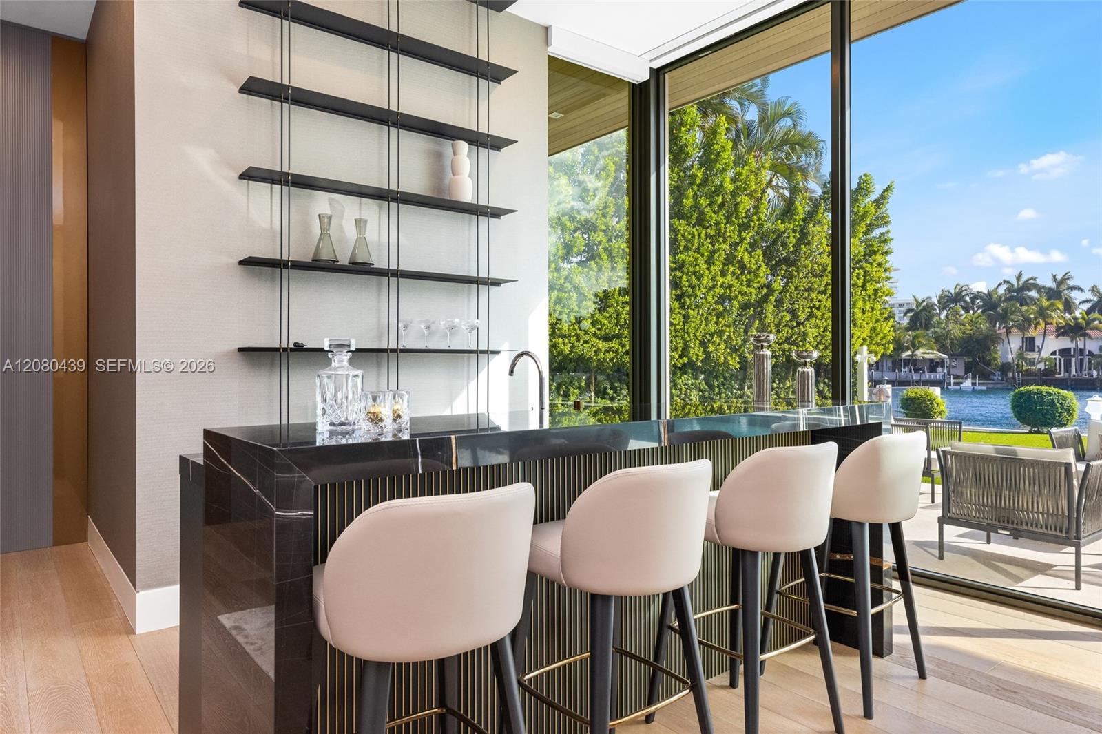 2560 Del Lago Drive