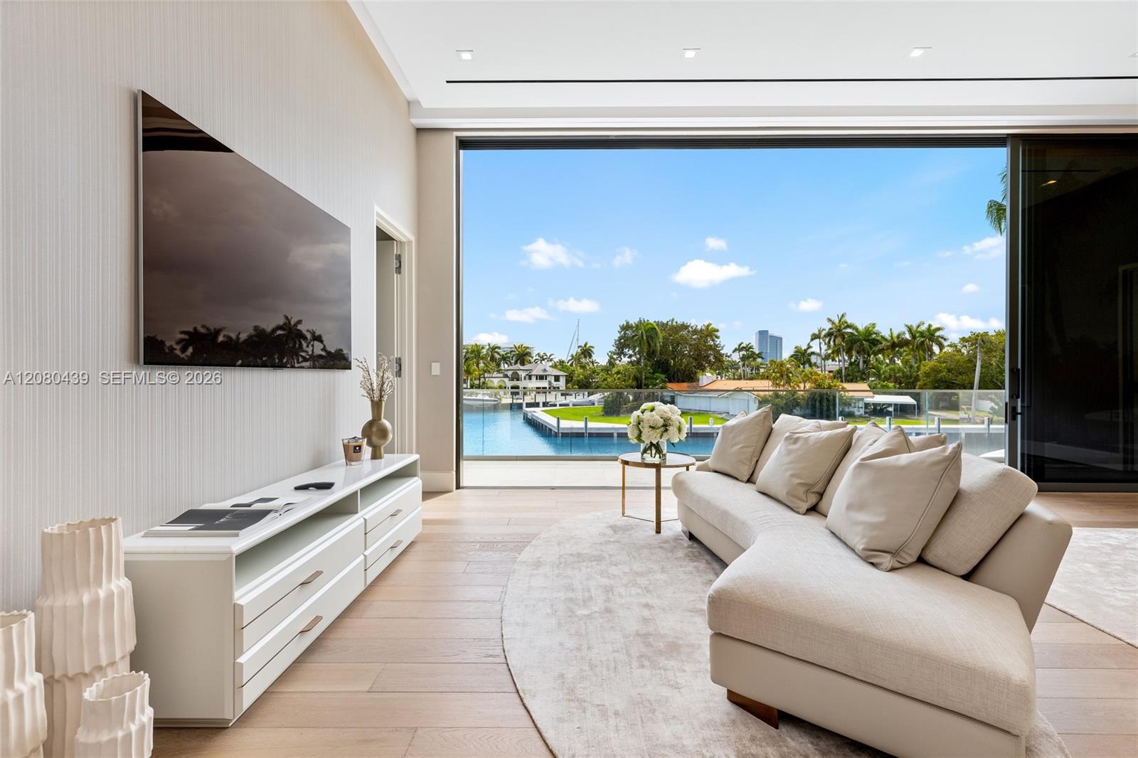 2560 Del Lago Drive
