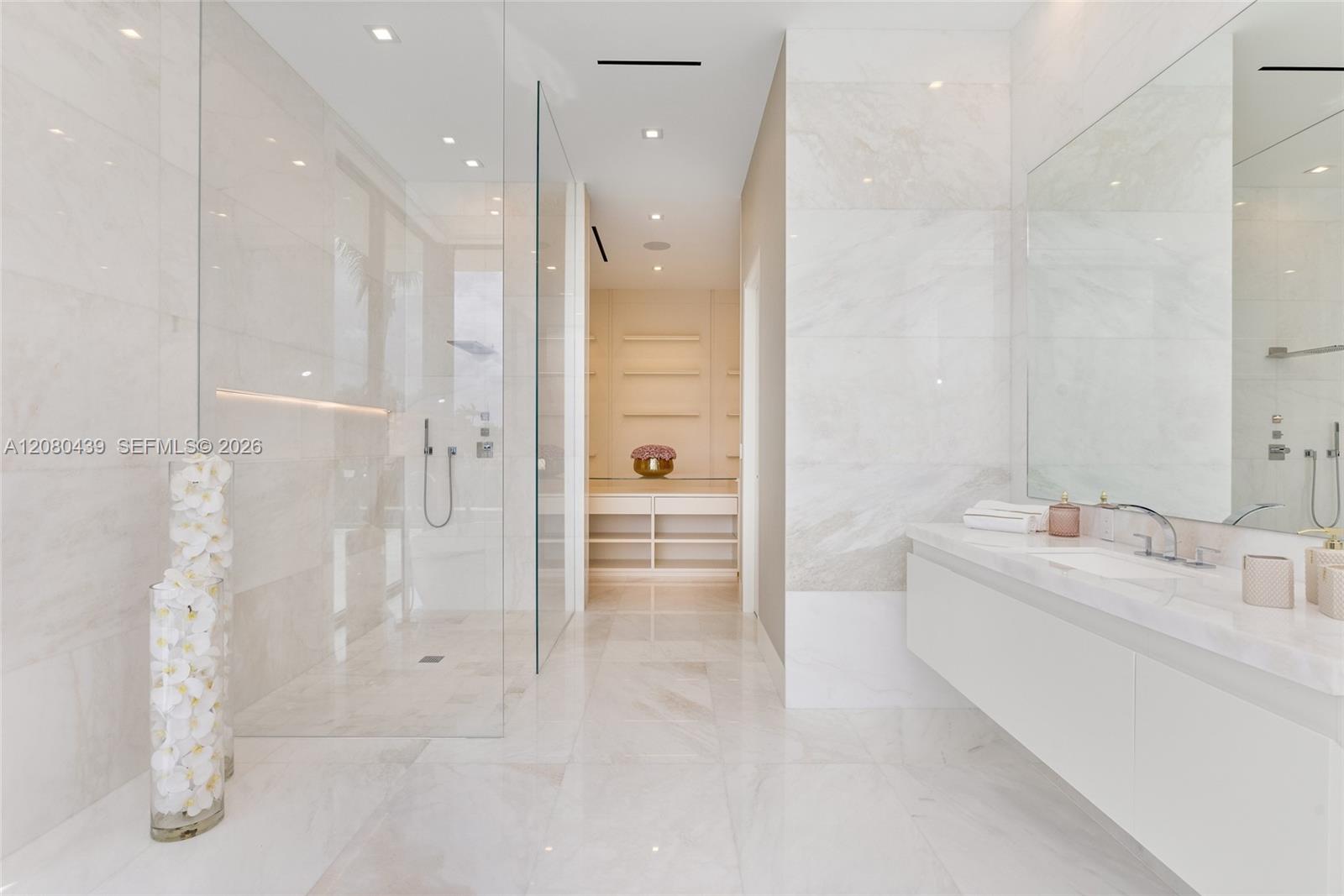 2560 Del Lago Drive