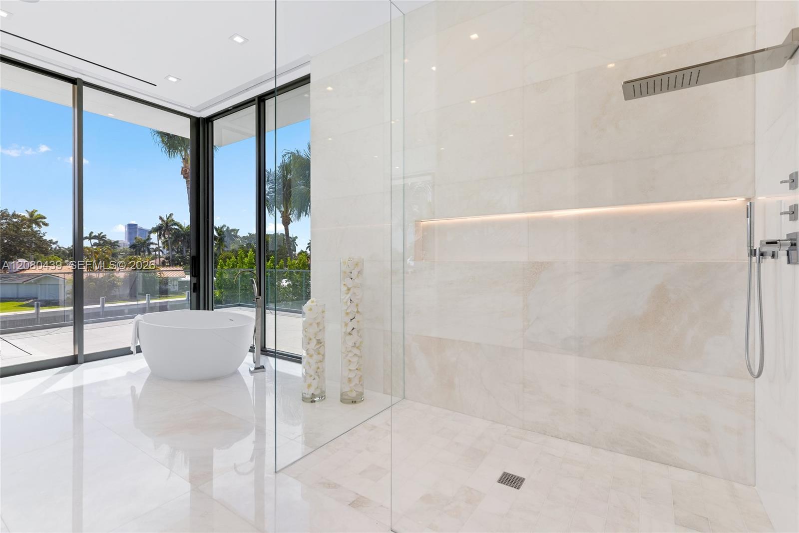 2560 Del Lago Drive