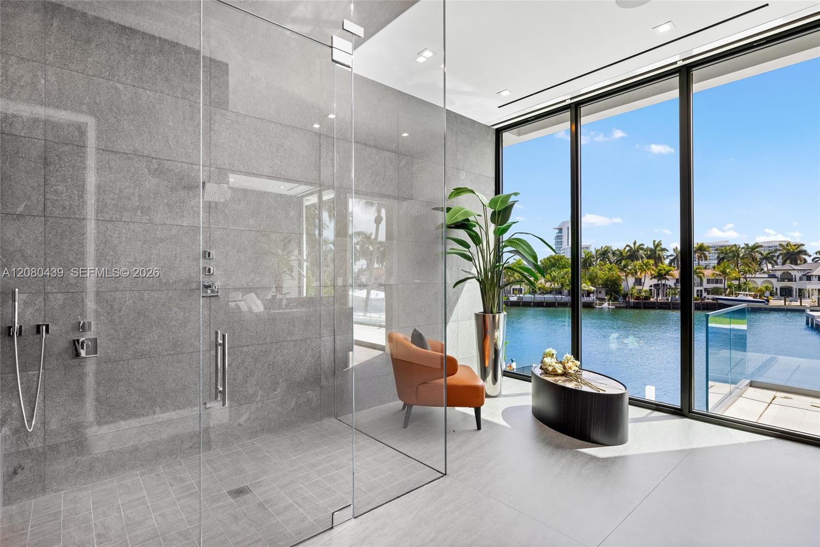 2560 Del Lago Drive