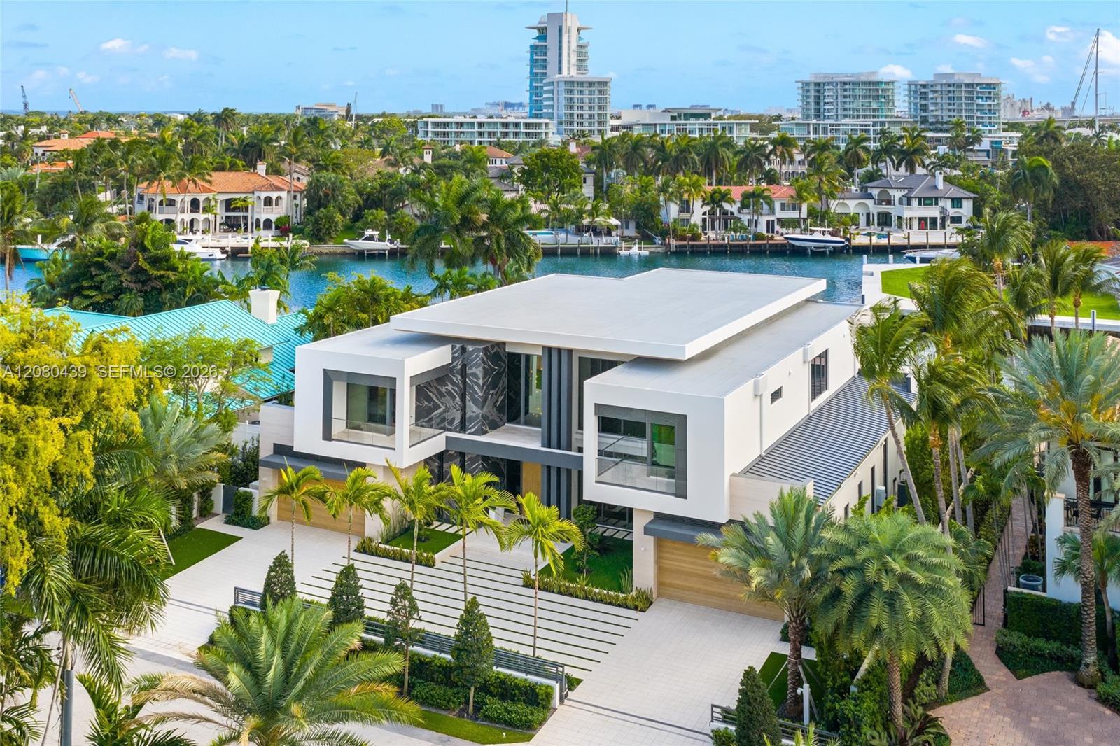 2560 Del Lago Drive