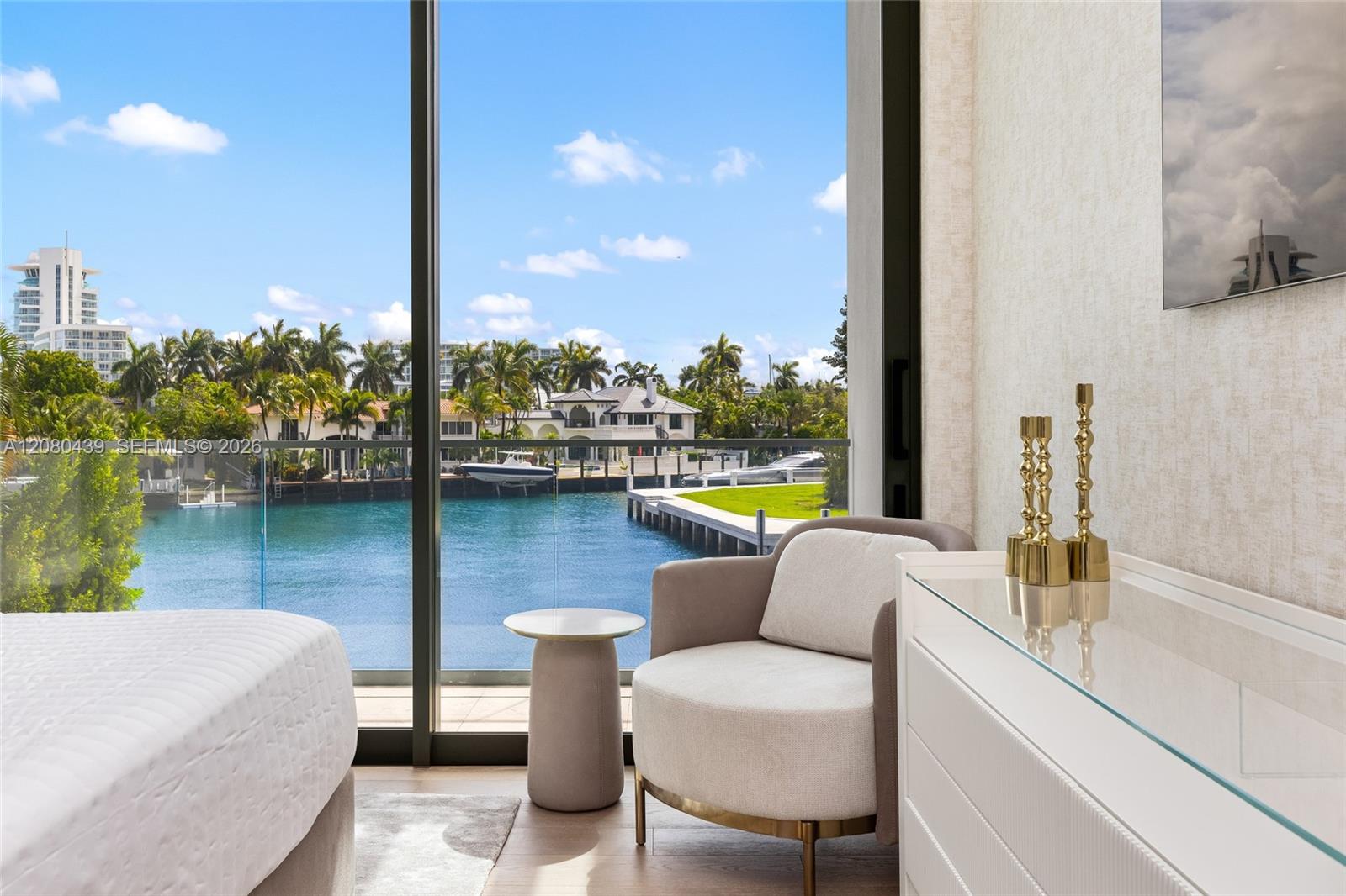 2560 Del Lago Drive