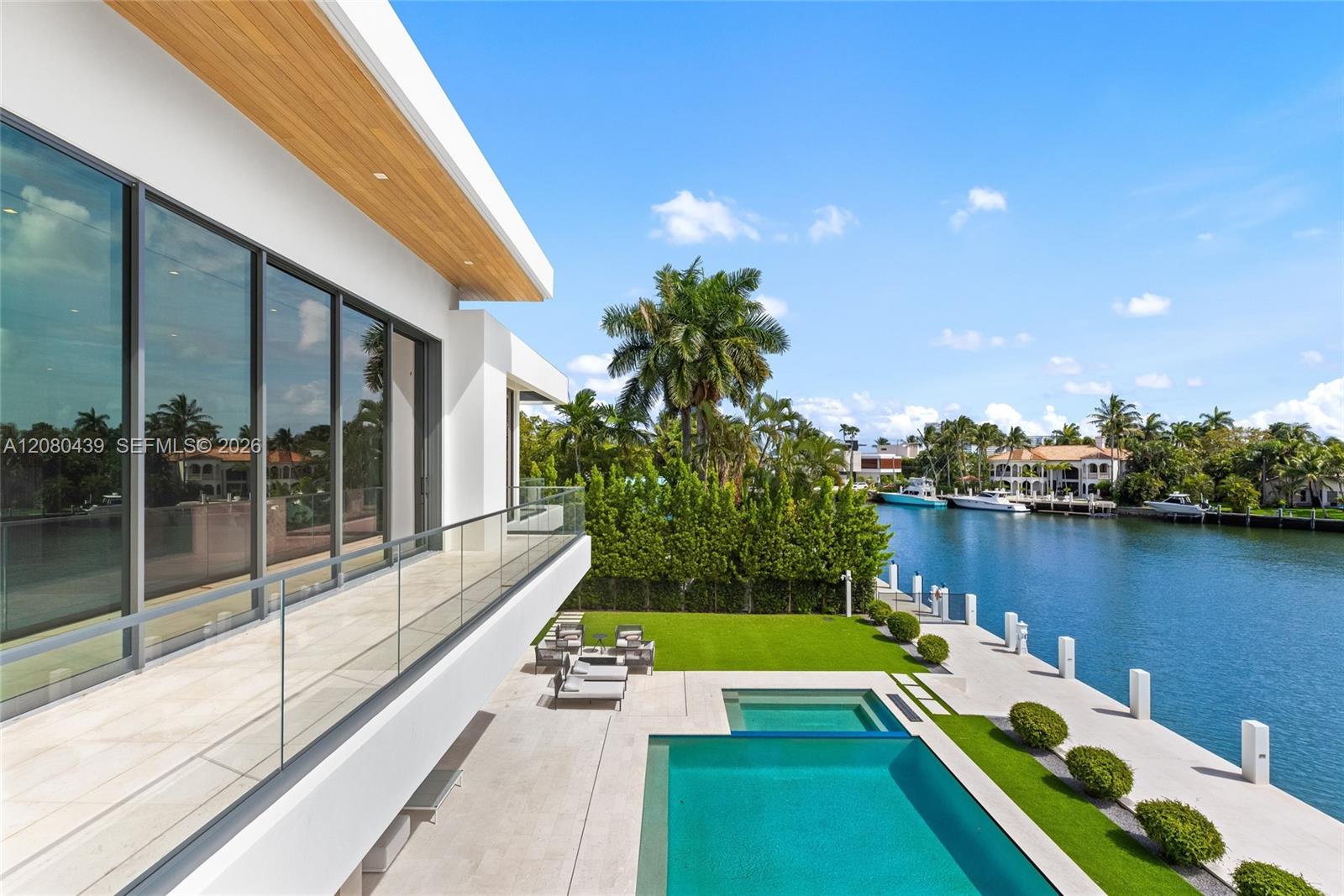 2560 Del Lago Drive