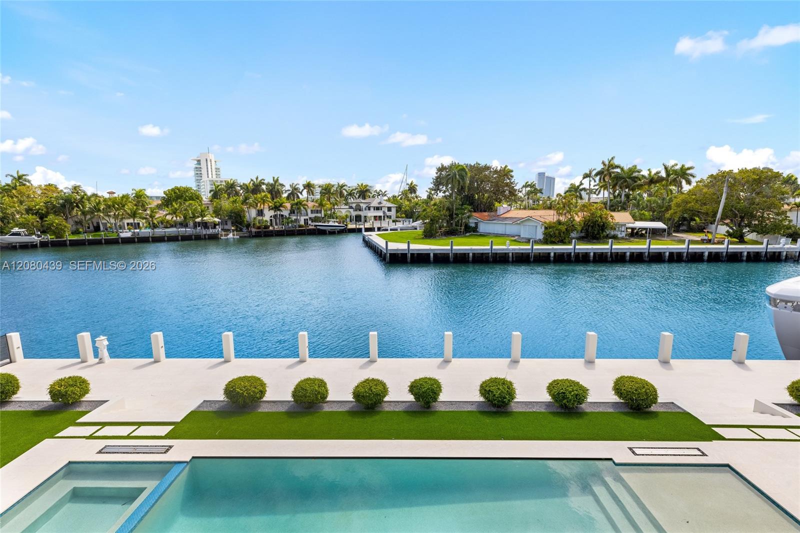 2560 Del Lago Drive