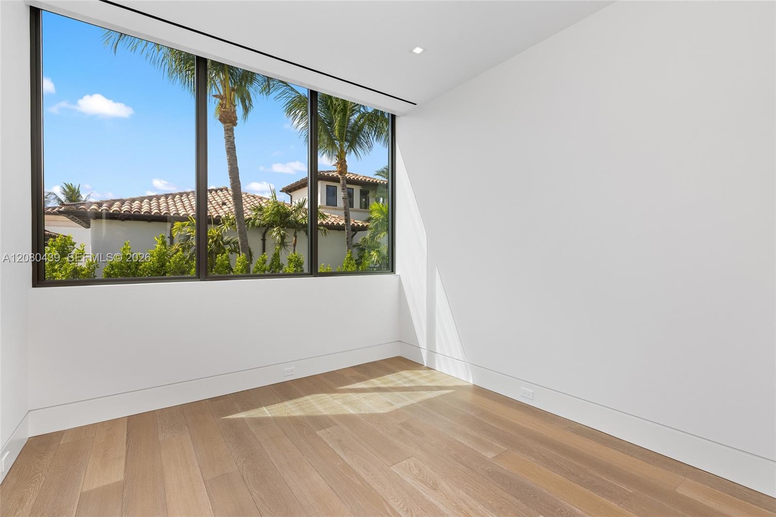 2560 Del Lago Drive