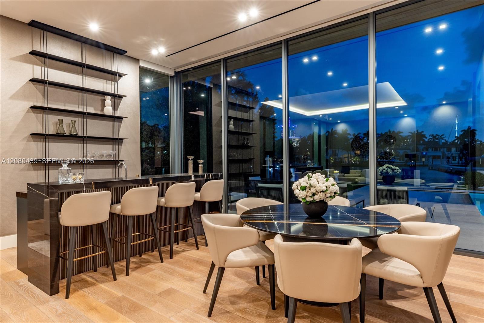 2560 Del Lago Drive