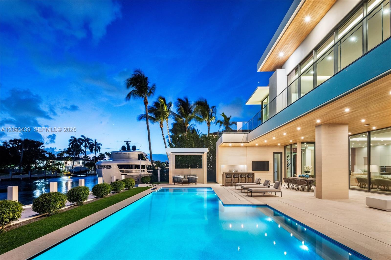 2560 Del Lago Drive