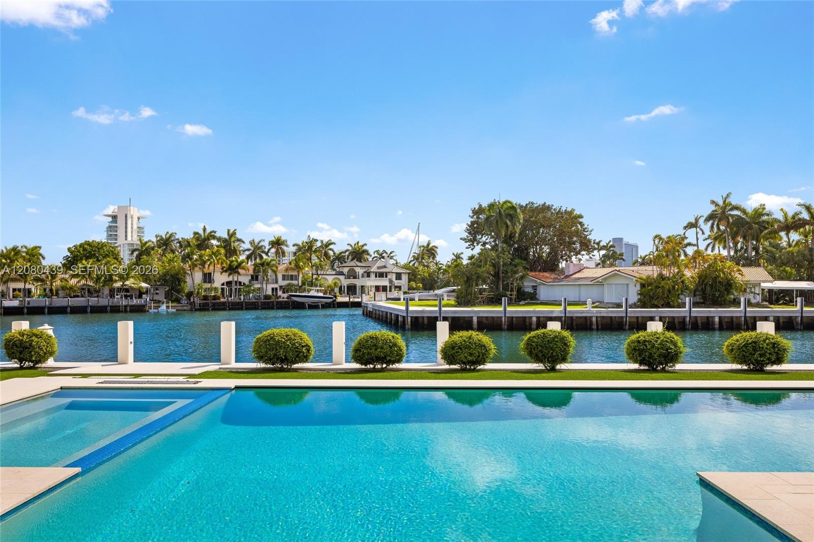2560 Del Lago Drive