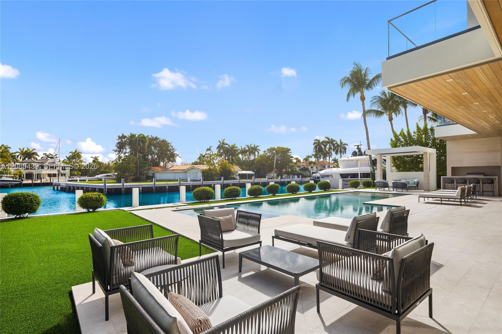 2560 Del Lago Drive